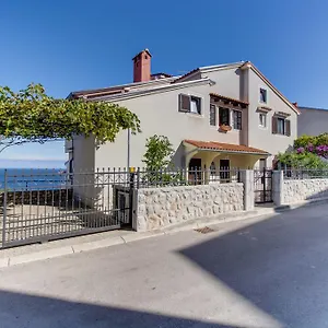  Apartment Anci